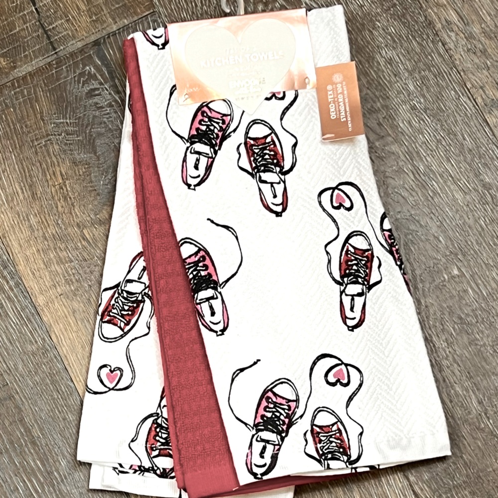 Envogue - ‘Sneakers & Hearts’ Dish Towels (3). Pink/Red.  NWT.
